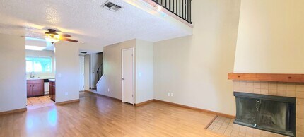 Building Photo - Very Nice 1bd/1bth Condo in gated complex w/ swimming pool!