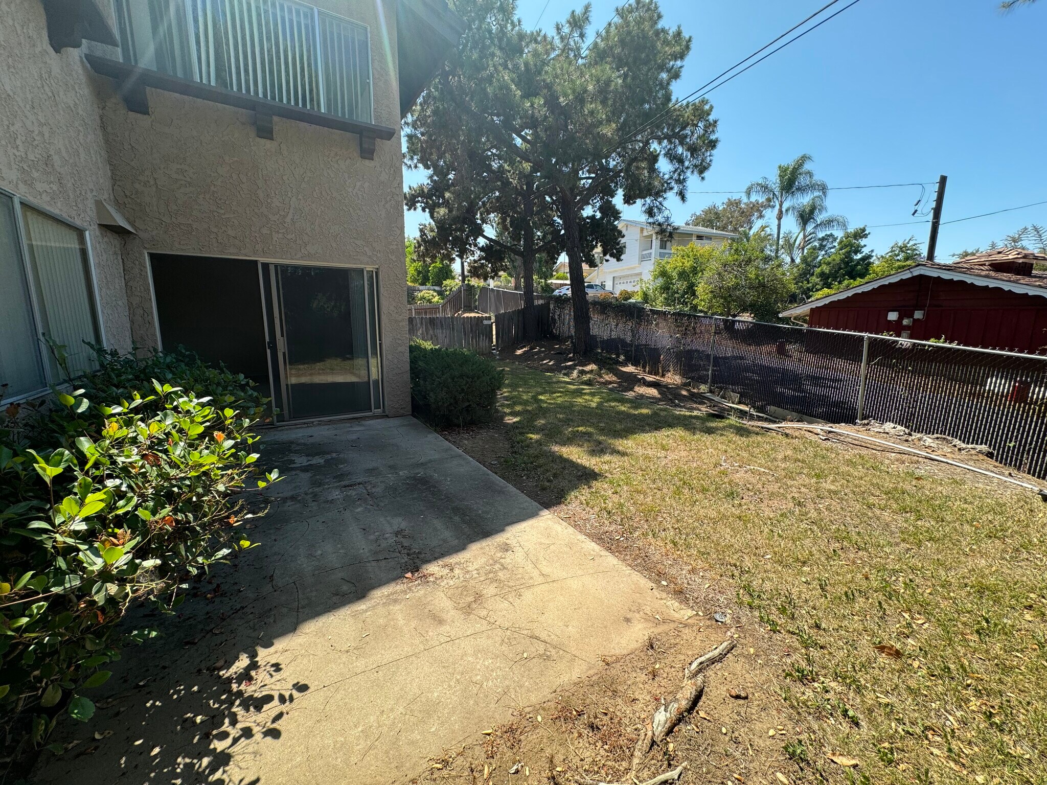 Building Photo - 330 Ivy Ln