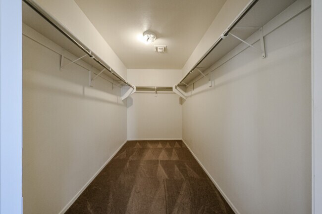 Building Photo - 11816 W Rosewood Dr