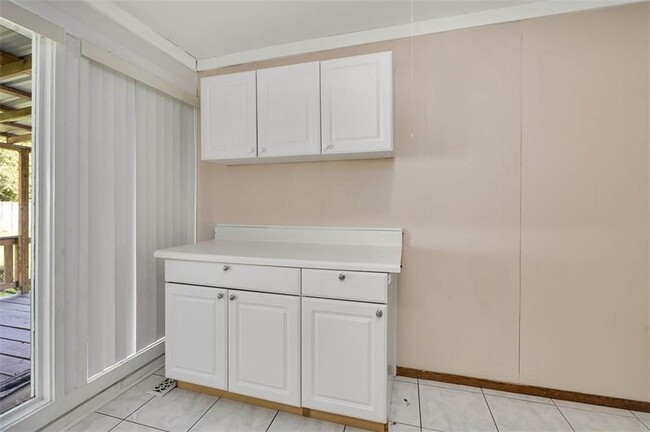 Building Photo - 2908 Mimosa Rd