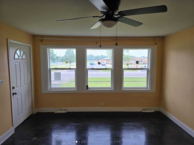 Building Photo - Charming 3-Bedroom Ranch with Modern Updat...