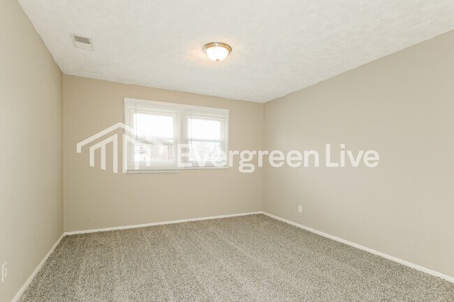 Building Photo - 13 St Benedict Ct