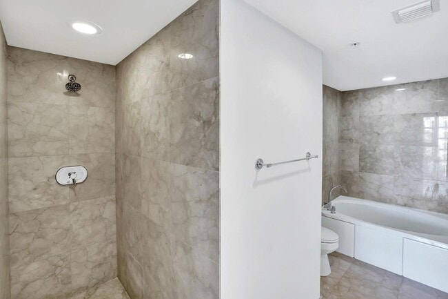 Building Photo - 550 Okeechobee Blvd