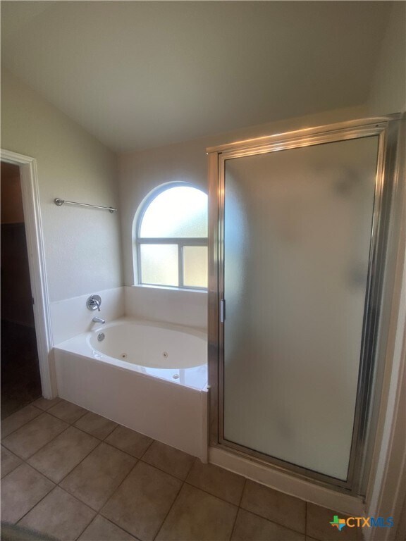 Building Photo - 5311 White Rock Dr