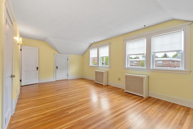 Building Photo - 76 Lynde Ave