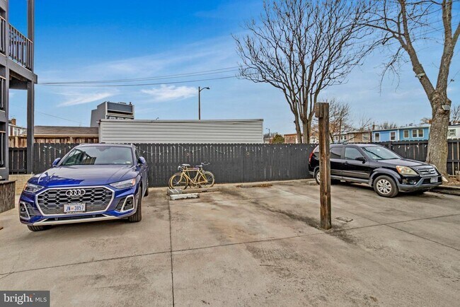 Building Photo - 1620 Massachusetts Ave SE