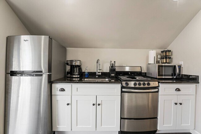 Building Photo - 1439 NY-9P