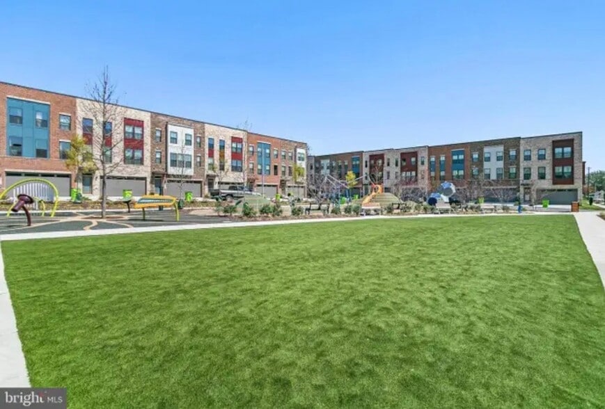 Building Photo - 2818 Arts Vista Blvd