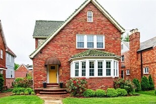 Building Photo - 7104 Clayton Rd