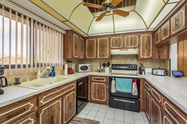 Building Photo - 9910 Eagles Point Cir