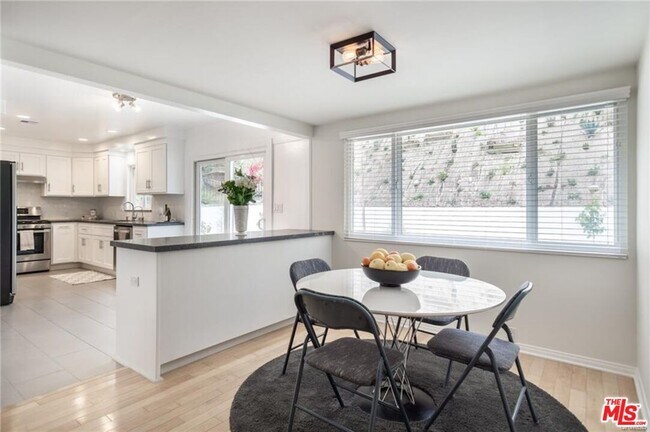 Building Photo - 3720 Ventura Canyon Ave