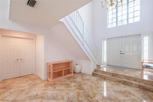 Building Photo - 2999 Banyan Rd