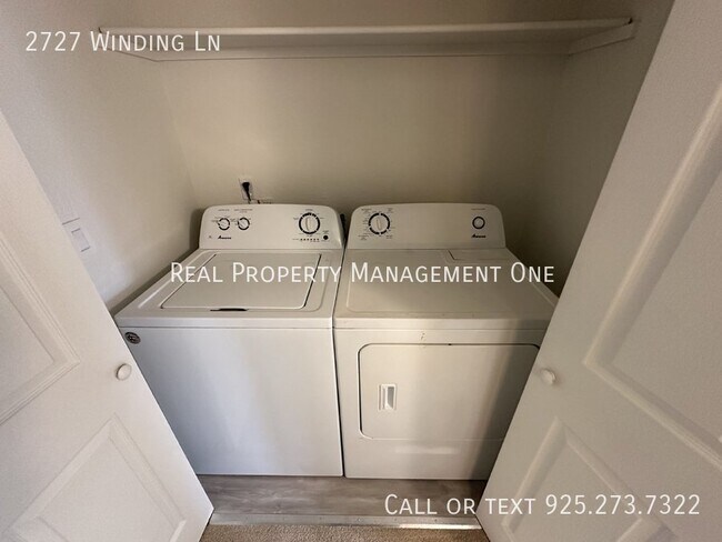Building Photo - 2727 Winding Ln