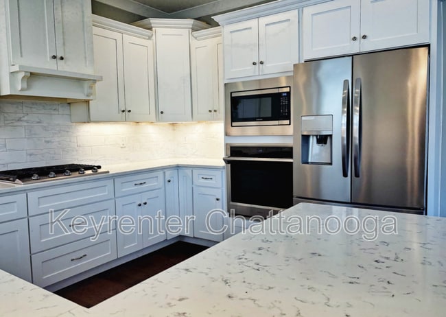 Building Photo - 2338 Large Oak Dr