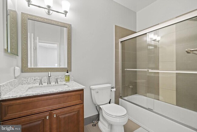 Building Photo - 1106 Pleasant Cir