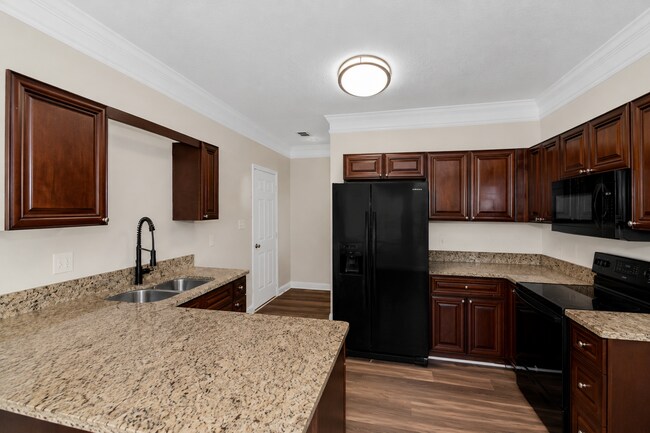 Building Photo - Beautiful 4 Bedrooms + Bonus Room on Nearly 1 Acre in Stockbridge! ?