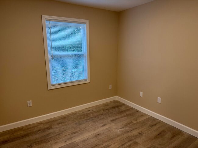 Building Photo - 532 Old Stage Rd