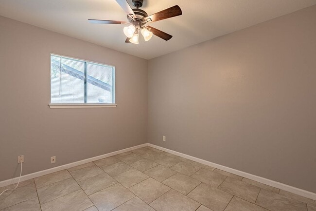 Building Photo - Beautiful 3 bedroom, 2 bathroom home in North Lamar!!!