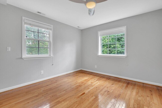 Building Photo - 4306 Alton Pl NW