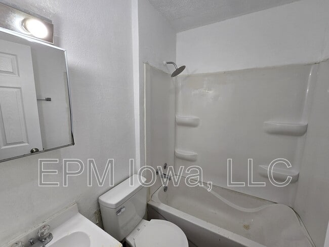 Building Photo - 1125 N Barclay St