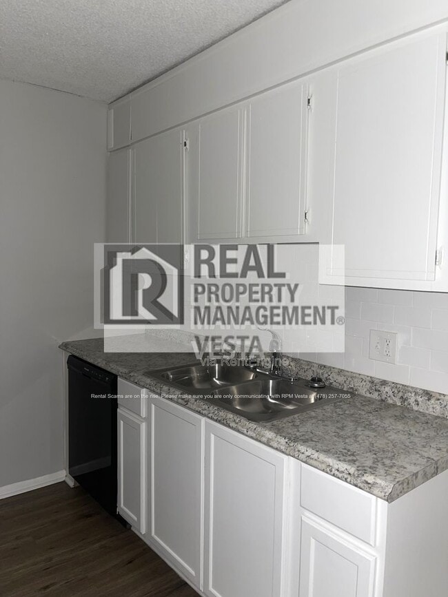 Building Photo - 406 Russell Pkwy