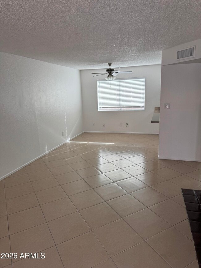 Building Photo - 615 N Arrowhead Dr