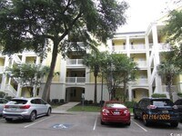 Building Photo - 601 N Hillside Dr