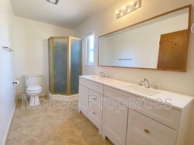 Building Photo - 8709 Elden St