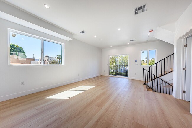 Building Photo - Luxury Never Before Lived in Townhomes!