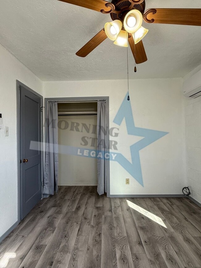 Building Photo - MOVE IN SPECIAL - Sweet 2 Bedroom Home!