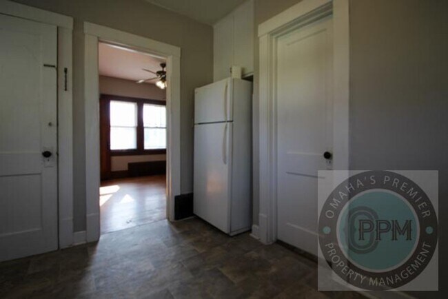 Building Photo - 2802 S 31st St