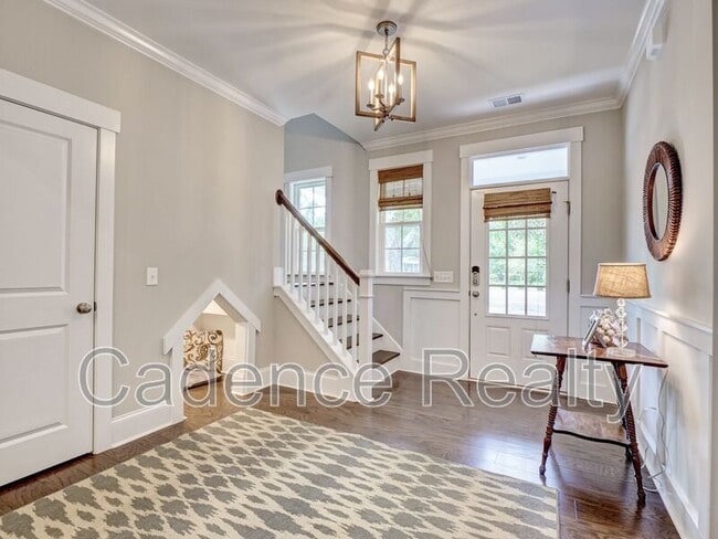 Building Photo - 7120 Maple Leaf Dr