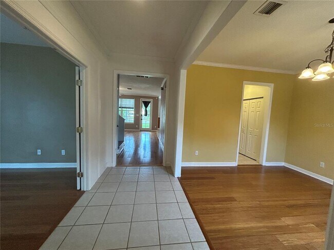 Building Photo - 2549 Twain Dr