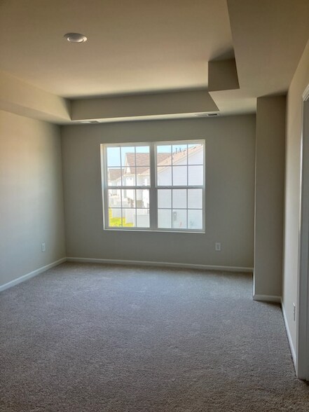 Building Photo - 1816 Bluejay Ln