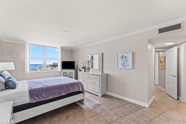Building Photo - 2600 N Flagler Dr
