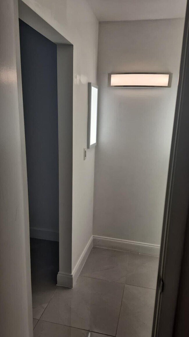 Building Photo - 4137 NW 88th Ave