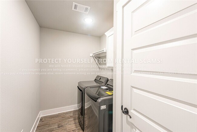 Building Photo - 45 W Pitts St