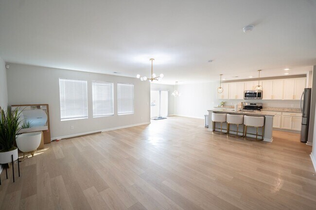 Building Photo - Available Soon!