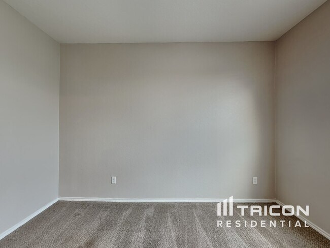 Building Photo - 6615 Port Elizabeth