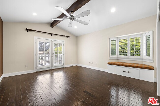 Building Photo - 1147 Centinela Ave