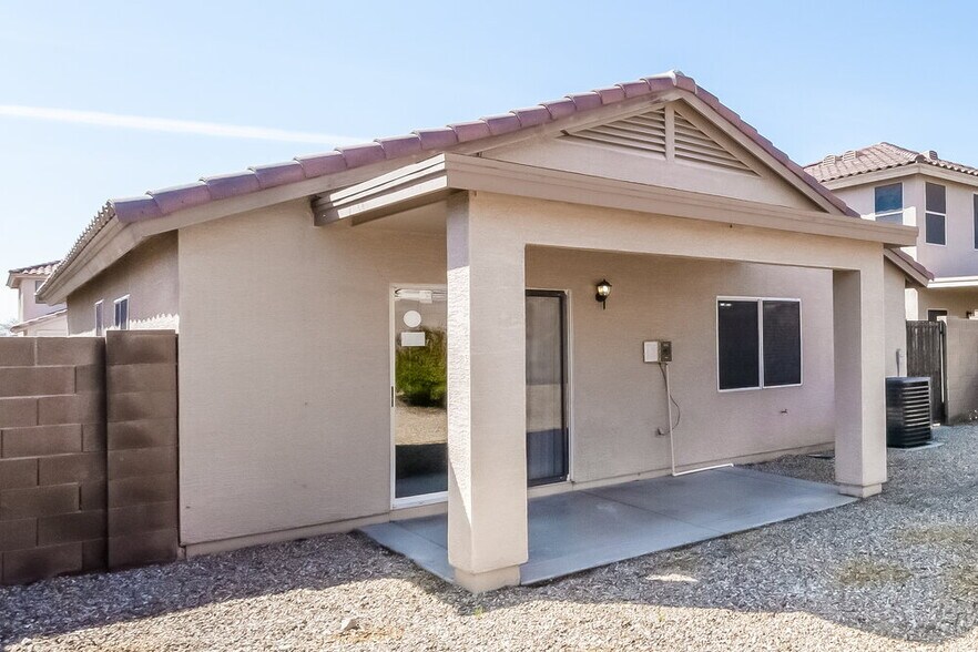 Building Photo - 11834 W Sunnyside Dr