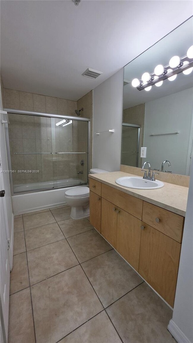 Building Photo - 2630 SW 28th St