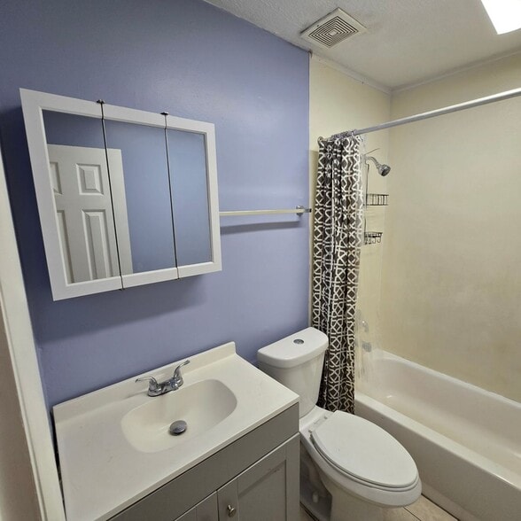 Building Photo - 4487 Wheatley St