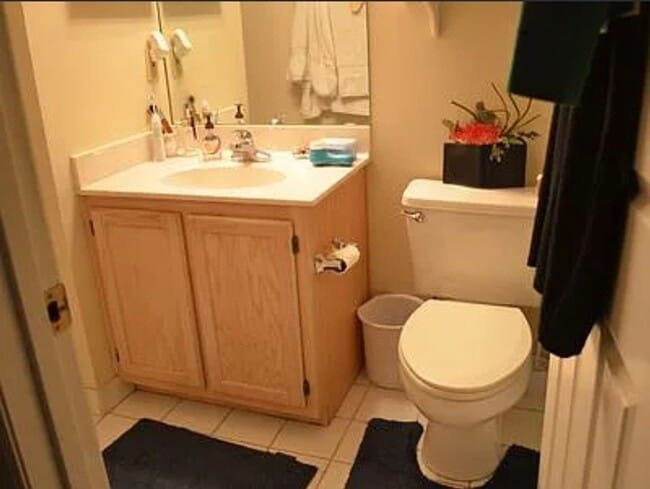 Building Photo - R0115