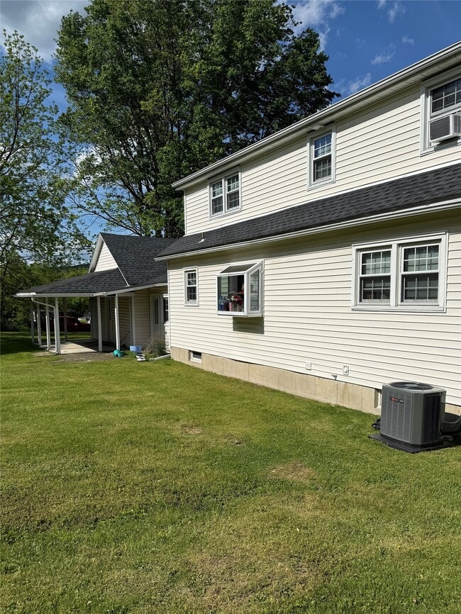 Building Photo - 4 Griffin Dr