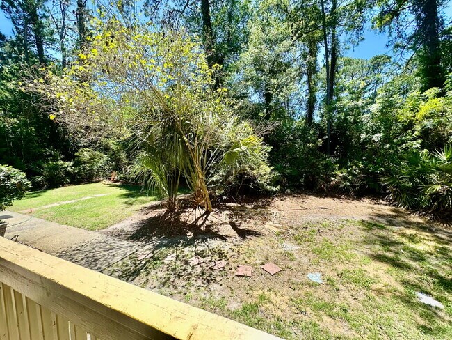 Building Photo - Two Bedroom Renovated South End Condo (Palmetto Bay Villas)!