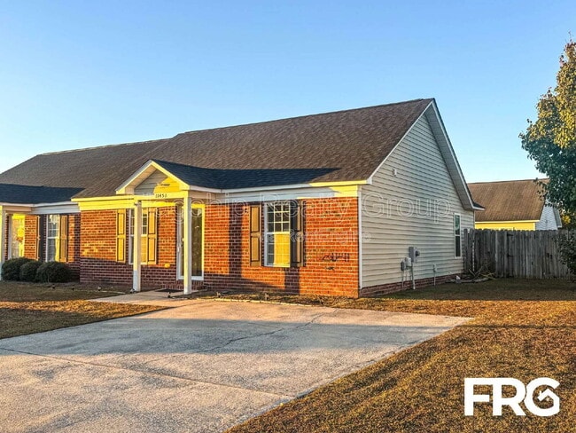 Building Photo - 1145 Nicklaus Dr