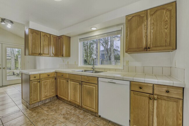 Building Photo - 1467 NW 176th Pl