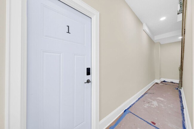 Building Photo - 2322 Scranton Rd