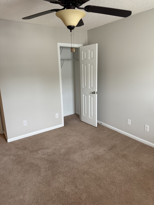 Building Photo - 1222 Cross Creek Cir